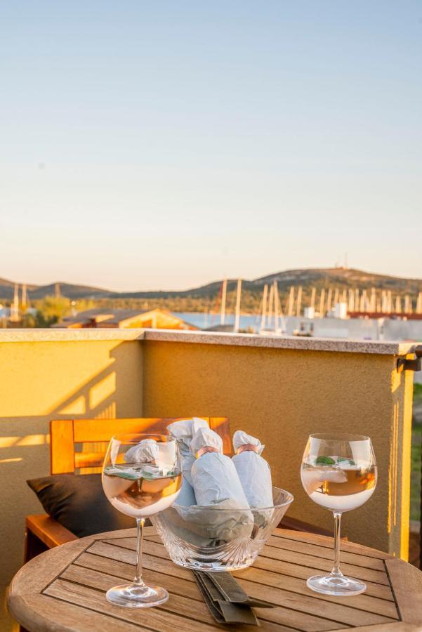 Charming Tale Apartments Modun19 Pirovac Esterno foto