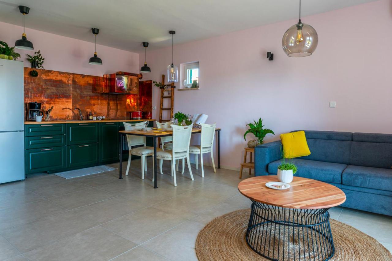 Charming Tale Apartments Modun19 Pirovac Esterno foto