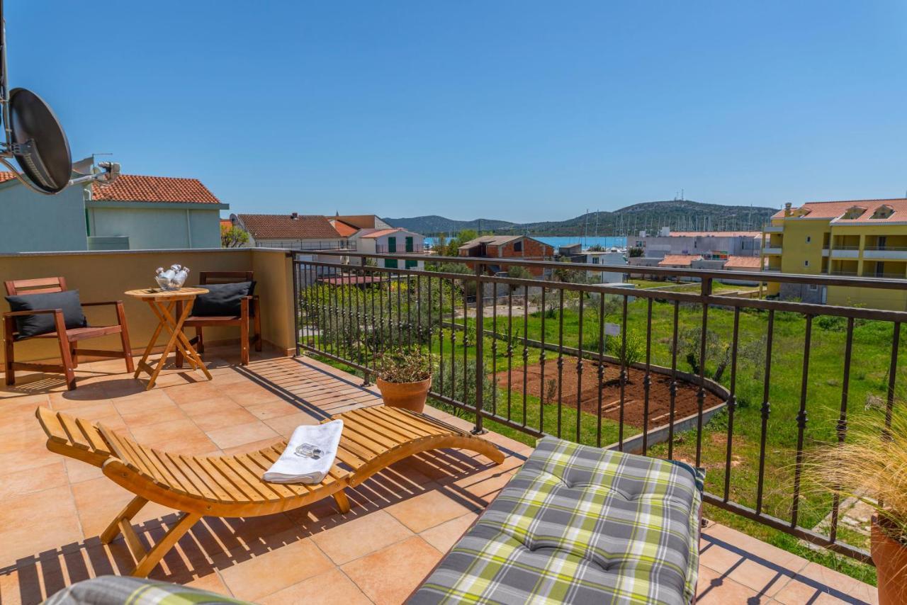Charming Tale Apartments Modun19 Pirovac Esterno foto