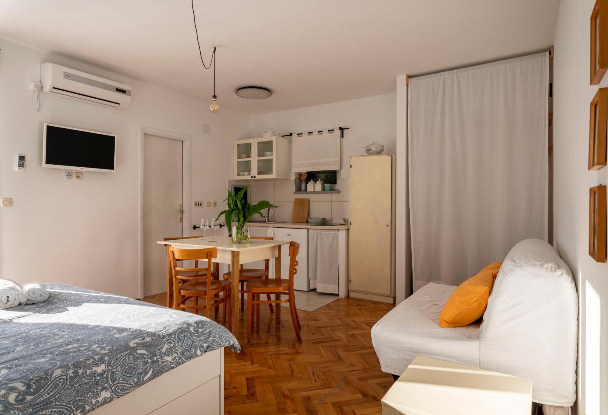 Charming Tale Apartments Modun19 Pirovac Camera foto